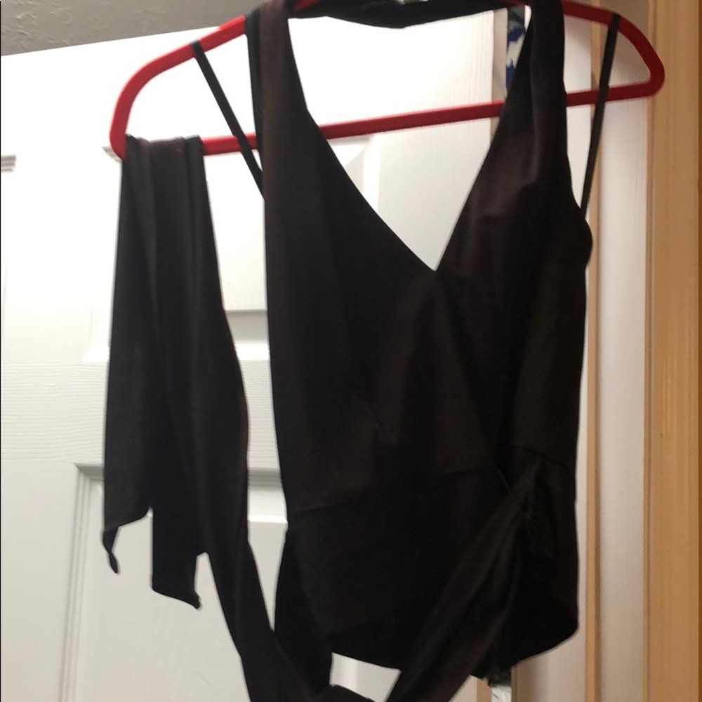 Cache black & shimmer red halter top w tie
